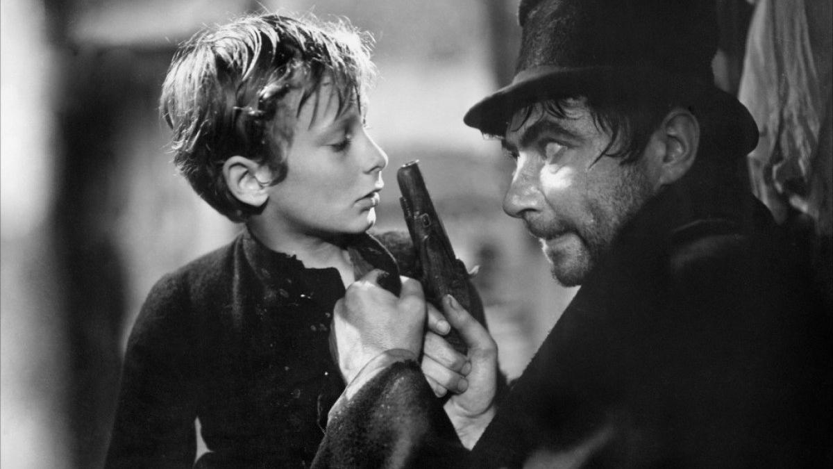 <span  class="uc_style_uc_tiles_grid_image_elementor_uc_items_attribute_title" style="color:#ffffff;">photo film Oliver Twist</span>