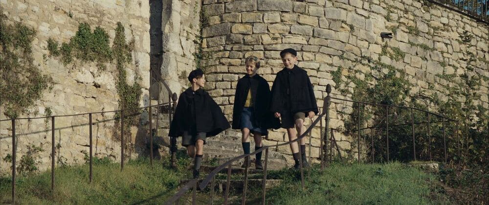 <span  class="uc_style_uc_tiles_grid_image_elementor_uc_items_attribute_title" style="color:#ffffff;">enfantsresistance4</span>