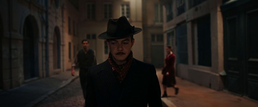 <span  class="uc_style_uc_tiles_grid_image_elementor_uc_items_attribute_title" style="color:#ffffff;">photo film la bataille de gaulle 11</span>